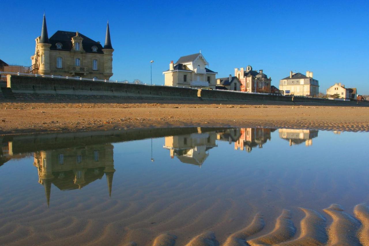 Terrasse Vue Dégagée: Port-en-Bessin Retreat Apartment Exterior photo